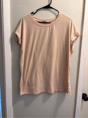 NWOT Relaxed Crewneck Women’s Tee